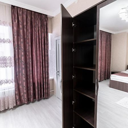 Mixx Hotel Karakol Eksteriør bilde